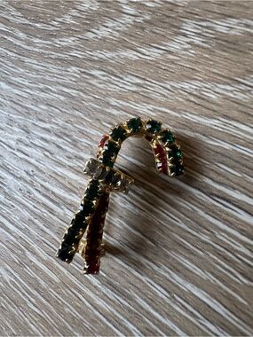 Red and green candy cane brooch for Christmas